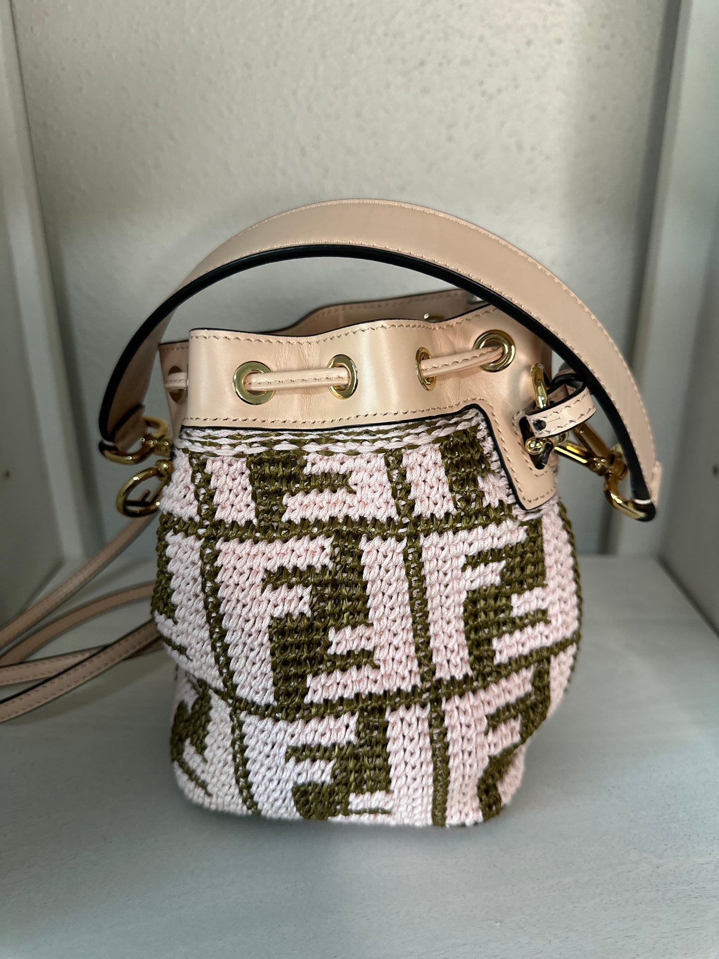 Fendi Raffia King F is crocket Mon Tresor Mini 2022 Bucket Bag Natural Light Rose