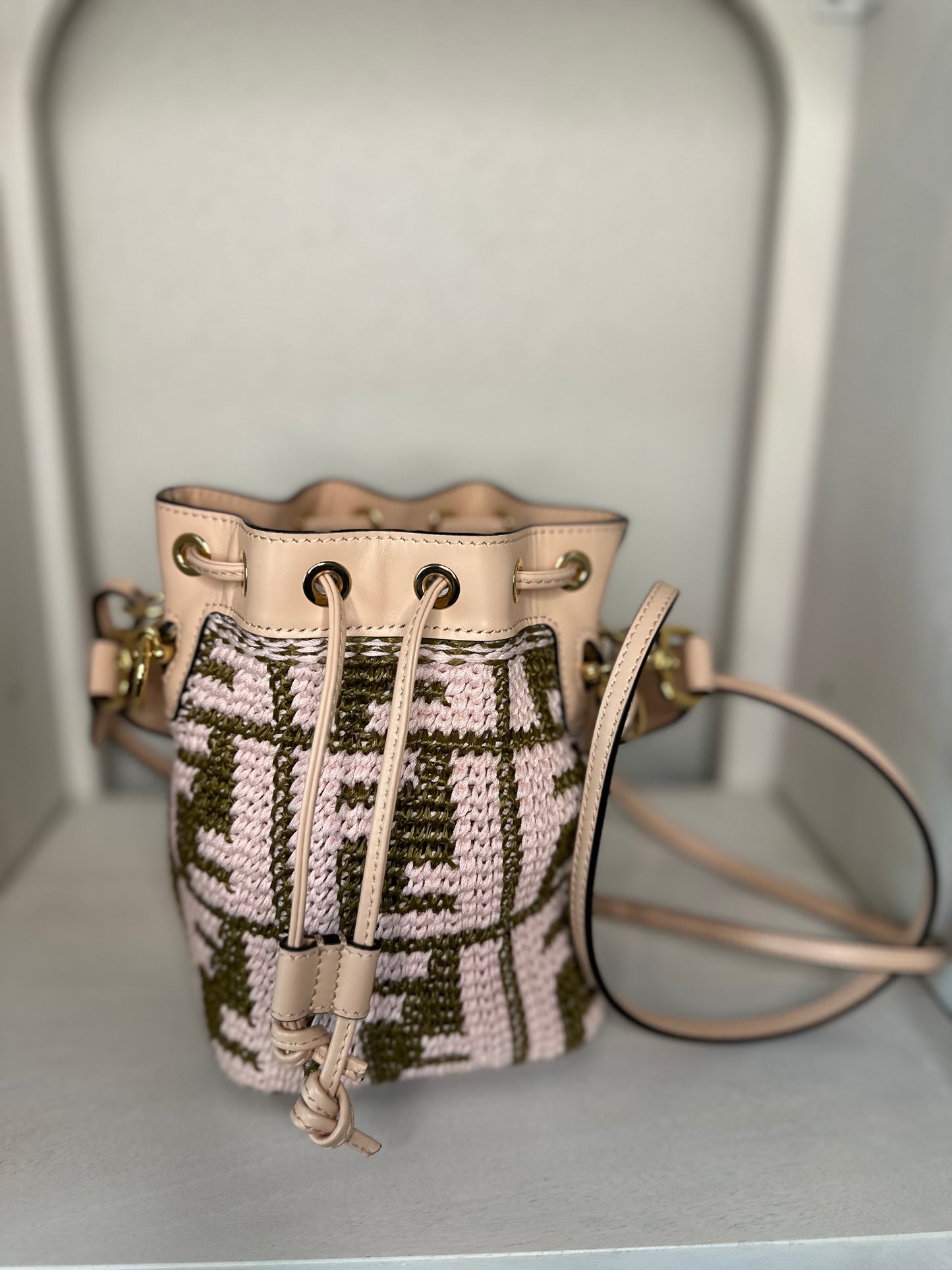 Fendi Raffia King F is crocket Mon Tresor Mini 2022 Bucket Bag Natural Light Rose